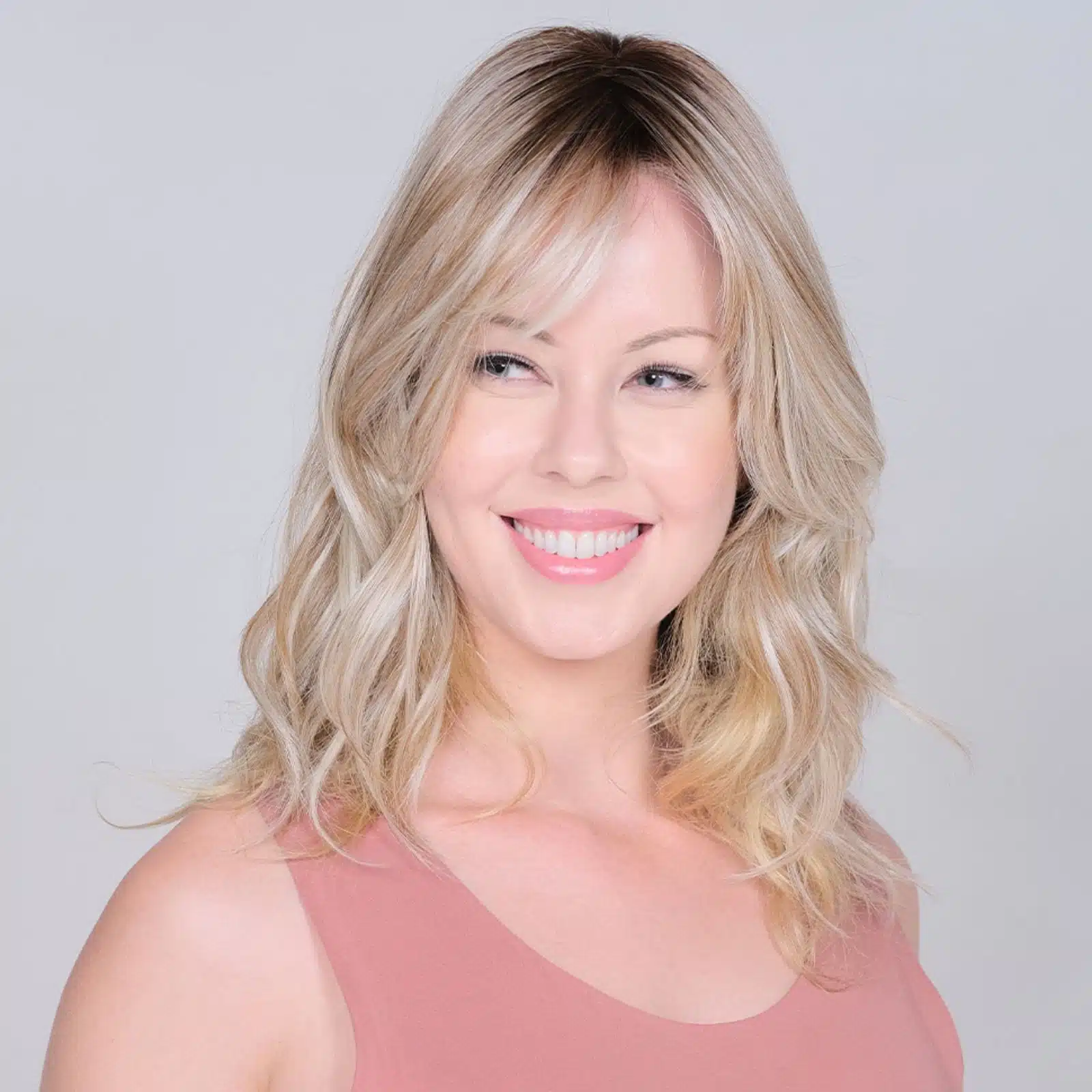 Peerless 16 Topper by Belle Tress | Heat Friendly Synthetic | Mid Length Wavy